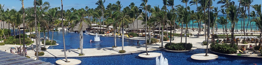 Barceló Bávaro Palace — frente de playa (foto: Mariordo, CC BY-SA 4.0, Wikimedia Commons)